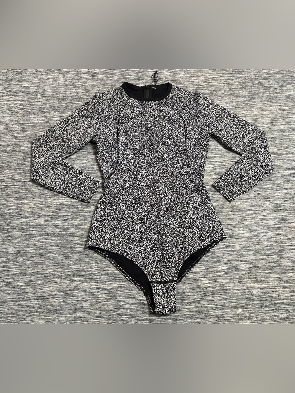 Lululemon One Piece Swimwear Long Sleeve Rash Guard Size 6